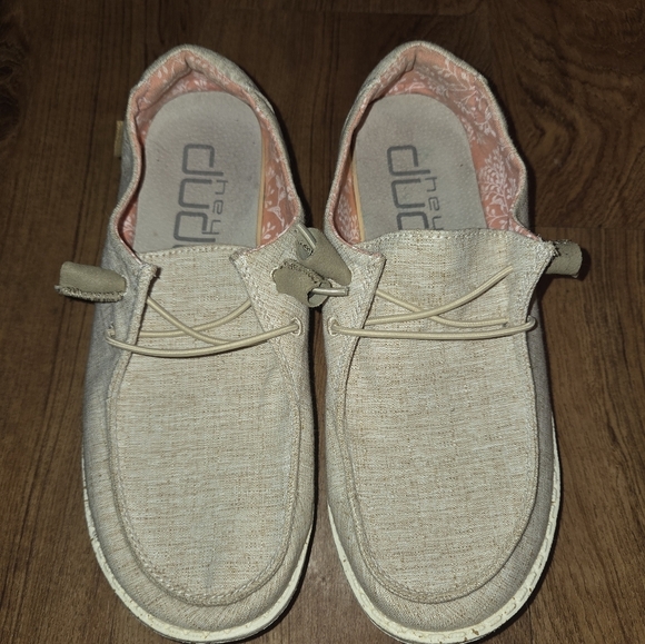 Hey Dude Women's Wendy Chambray Light Grey Casual Slip-On Shoes. - Picture 1 of 7